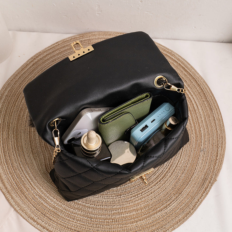 Fuzzy & Diamond-patterned handbag