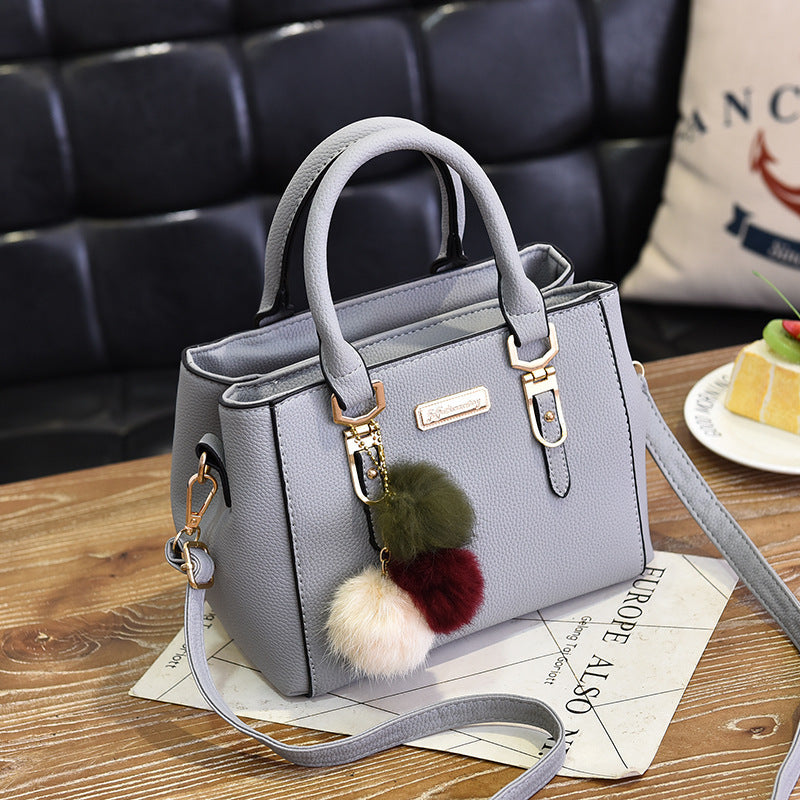 Fine Material Fashionable Small Handbag
