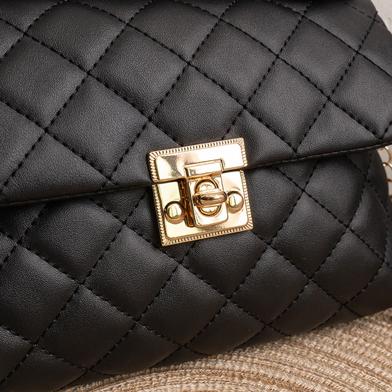 Fuzzy & Diamond-patterned handbag