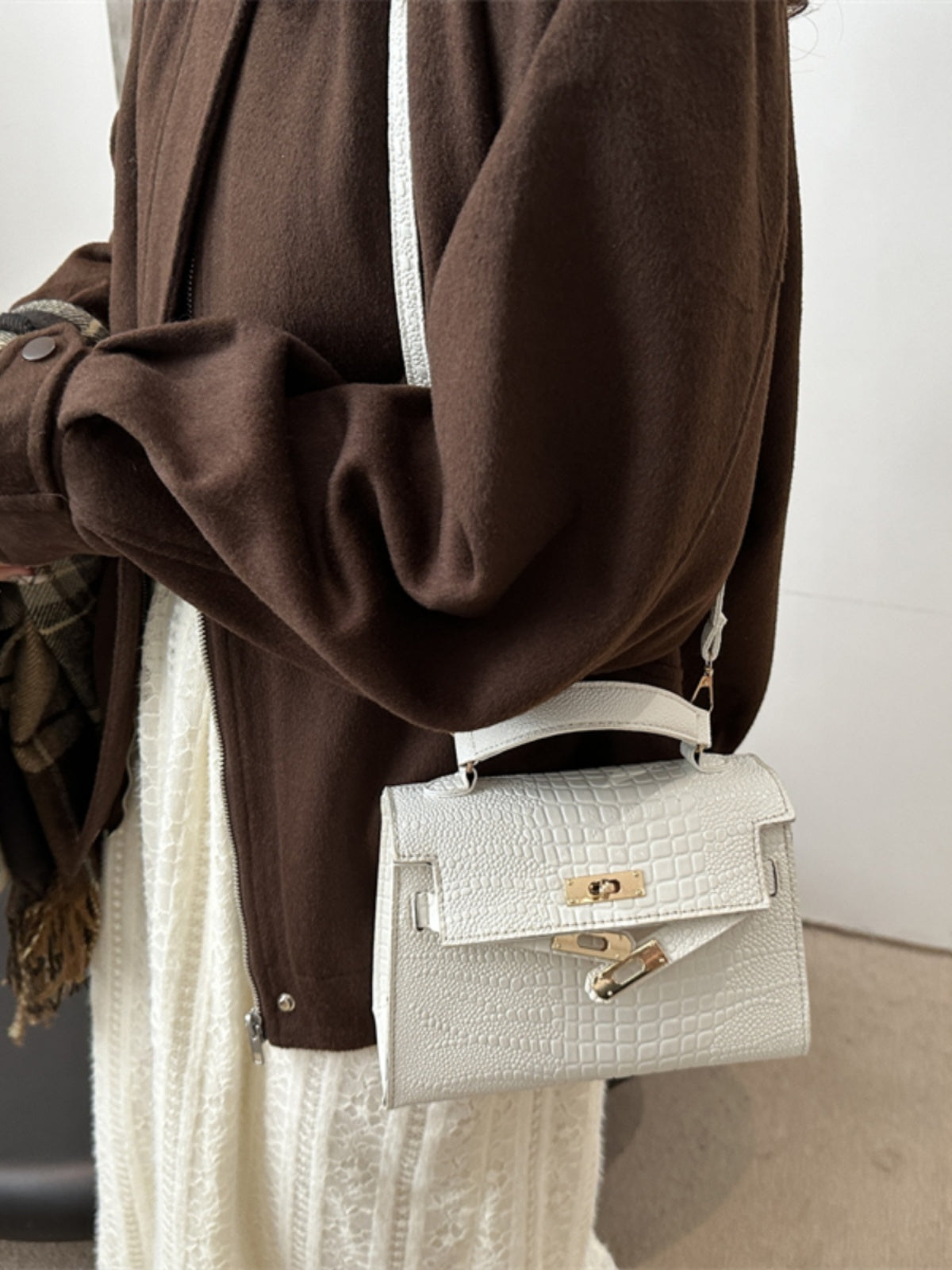 Small Fashionable Crocodile-Style Leather Handbag