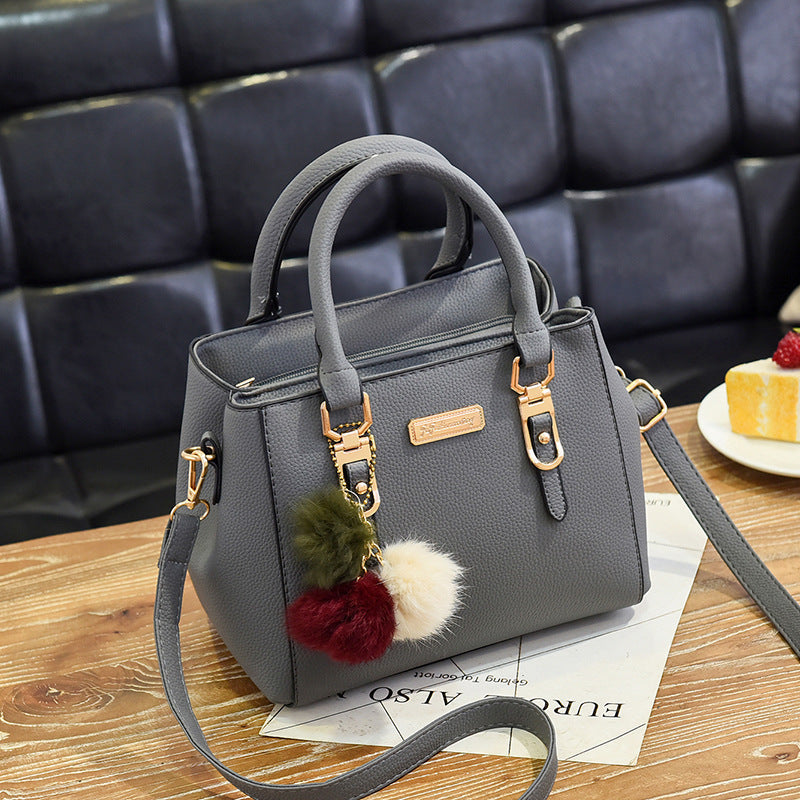 Fine Material Fashionable Small Handbag