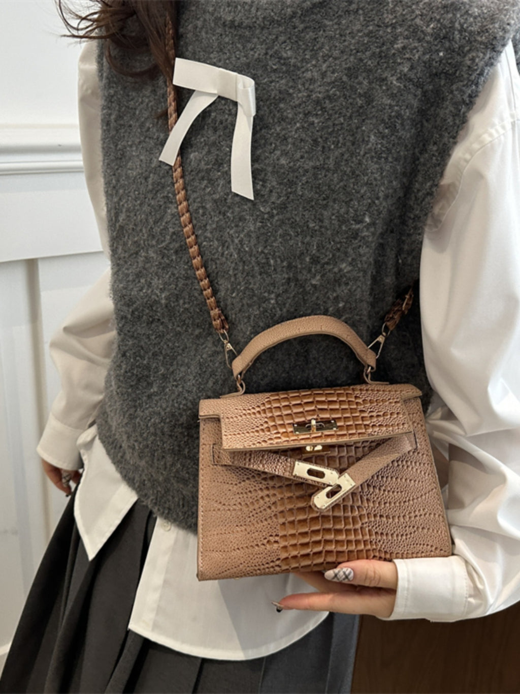 Small Fashionable Crocodile-Style Leather Handbag